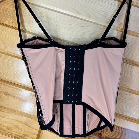 Forever 21 courset - Picture 2 of 2